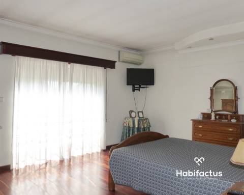 Moradia isolada T4+1 junto à cidade de Viseu.