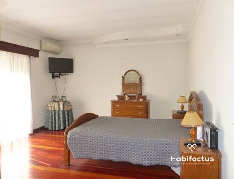 Moradia isolada T4+1 junto à cidade de Viseu.