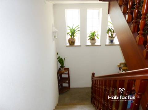 Moradia isolada T4+1 junto à cidade de Viseu.