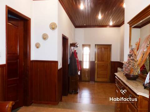 Moradia isolada T4+1 junto à cidade de Viseu.