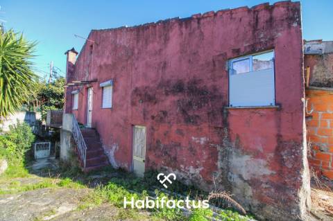 Moradia para reconstruir em Viseu, com 371m2 de terreno