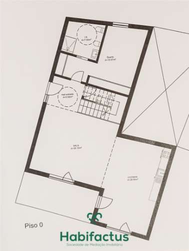 Moradia para reconstruir em Viseu, com 371m2 de terreno
