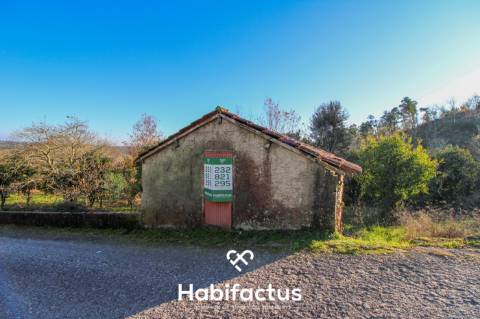 Terreno amplo e versátil com potencial de construção em Santiago de Besteiros