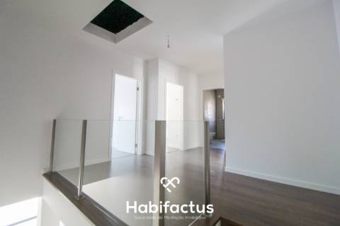 Moradia Geminada T3 em construção - Viseu