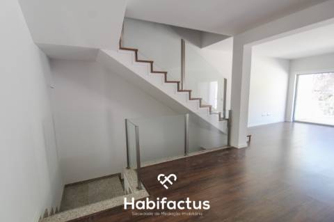 Moradia Geminada T3 em construção - Viseu