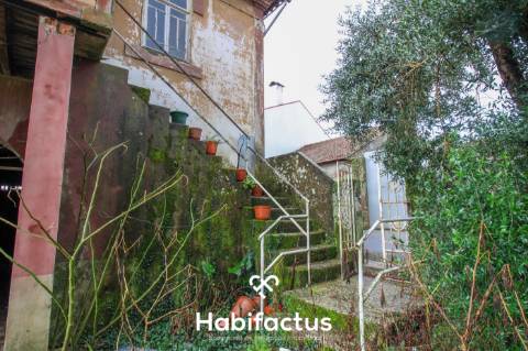 moradia centenária t4 para restaurar