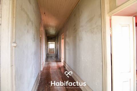 moradia centenária t4 para restaurar