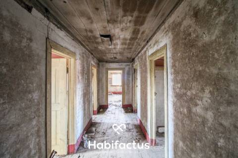 moradia centenária t4 para restaurar