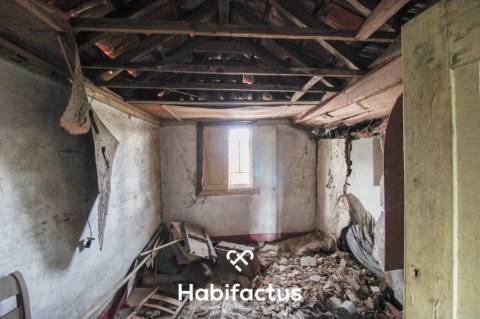 moradia centenária t4 para restaurar