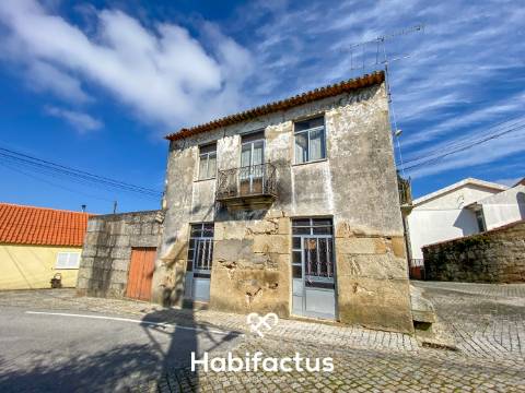 Moradia em Pedra para Reconstrução em Várzea de Tavares, Mangualde – Viseu -  Vistas Deslumbrantes p