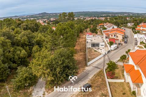 Lote de terreno para construção com uma área total de 4300 m²,