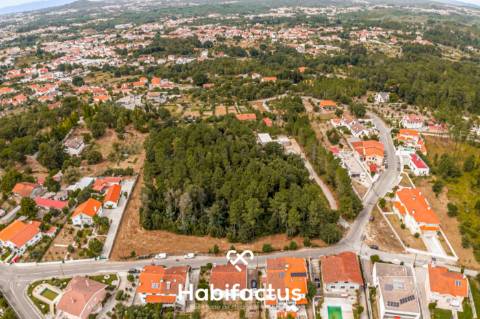 Lote de terreno para construção com uma área total de 4300 m²,