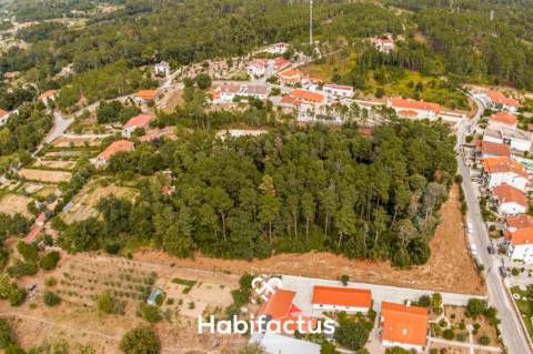 Lote de terreno para construção com uma área total de 4300 m²,