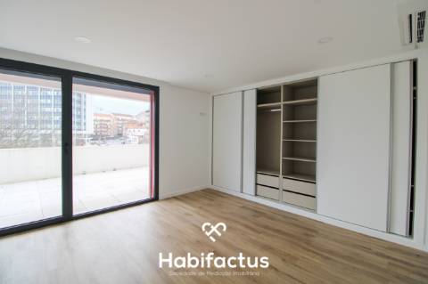 Apartamento T4 + dois T2, de luxo no centro da cidade