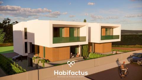 Moradia Geminada T4 com aquitectura contemporânea à Venda – Viseu