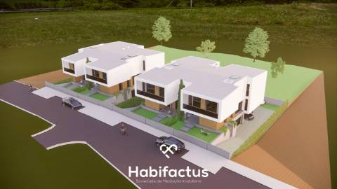 Moradia Geminada T4 com aquitectura contemporânea à Venda – Viseu