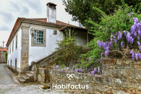 Casa Nobre setecentista no município de Carregal do Sal - Viseu