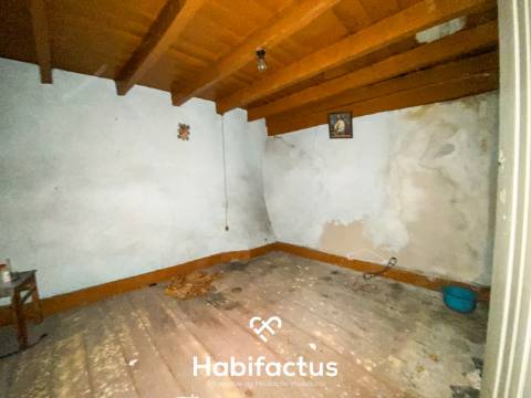 Moradia T2 em Pedra para Restauro – Cabanas de Viriato