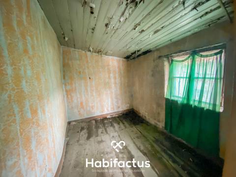 Moradia T2 em Pedra para Restauro – Cabanas de Viriato