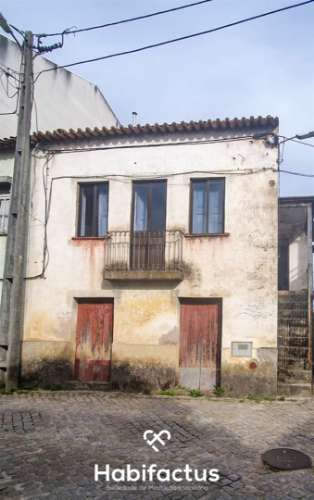 Moradia em pedra para venda em Paranhos da Beira - Seia.