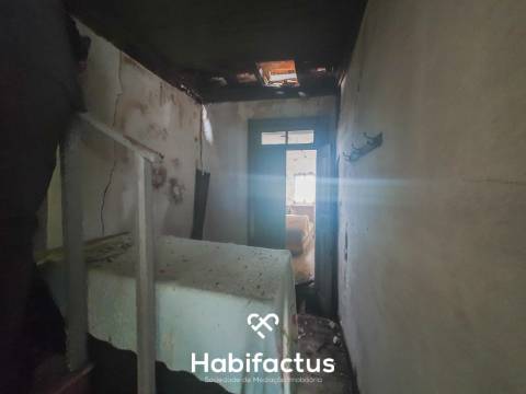 Moradia em pedra para venda em Paranhos da Beira - Seia.