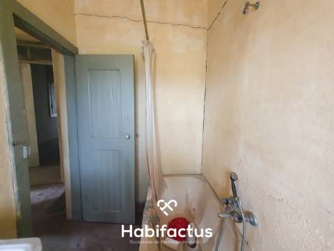 Moradia em pedra para venda em Paranhos da Beira - Seia.