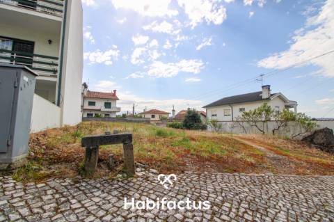 Lote de Terreno para moradia de Ponta - Viseu