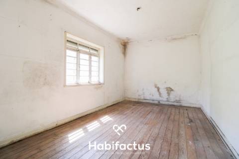 Prédio na Avenida Alberto Sampaio - Viseu