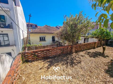 Prédio na Avenida Alberto Sampaio - Viseu