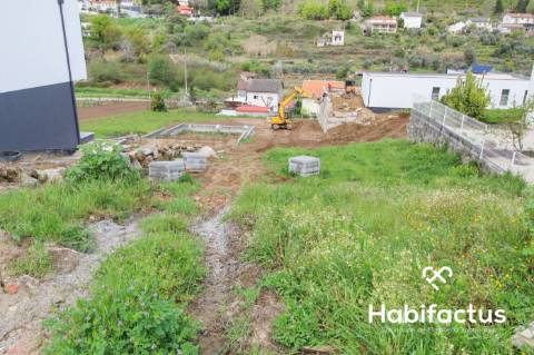 Terreno em zona de construção - Viseu