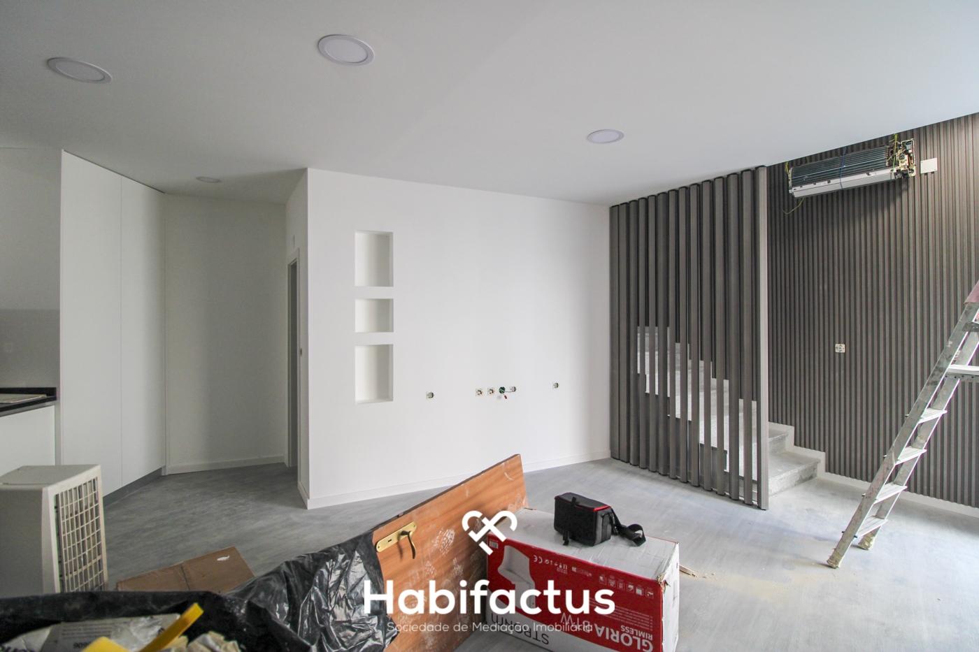 Moradia Remodelada T3 - São Miguel do Outeiro