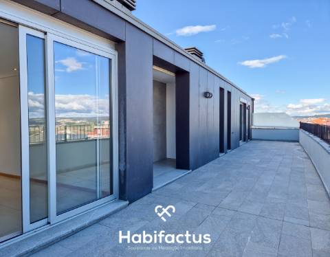 Apartamento T4 Cobertura no centro de Viseu