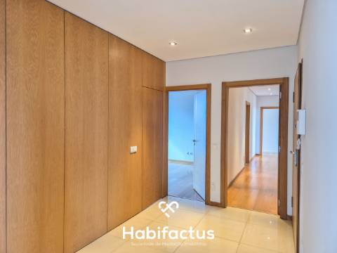 Apartamento T4 Cobertura no centro de Viseu