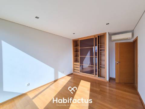 Apartamento T4 Cobertura no centro de Viseu