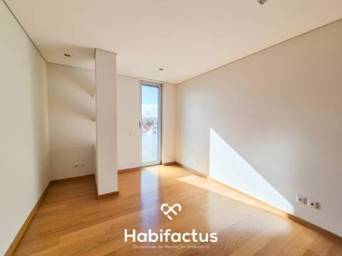 Apartamento T4 Cobertura no centro de Viseu