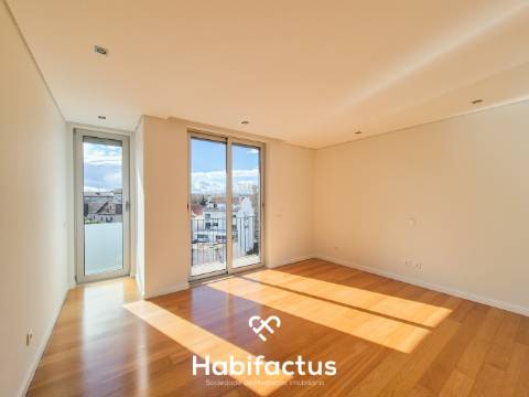 Apartamento T4 Cobertura no centro de Viseu