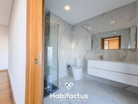 Apartamento T4 Cobertura no centro de Viseu