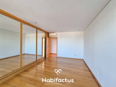 Apartamento T4 Cobertura no centro de Viseu