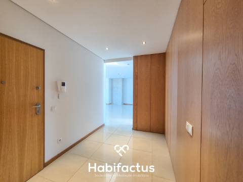 Apartamento T4 Cobertura no centro de Viseu