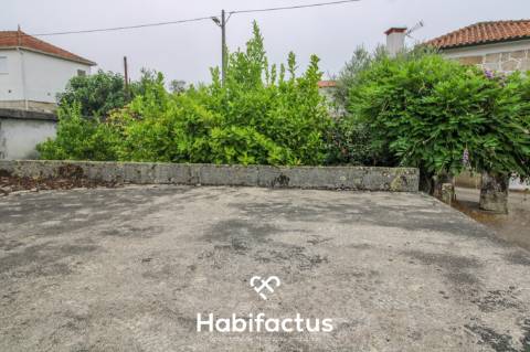 Moradia T2 para restaurar em Boa Aldeia - Viseu