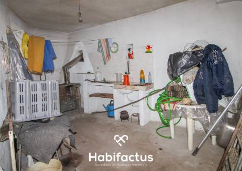 Moradia T2 para restaurar em Boa Aldeia - Viseu