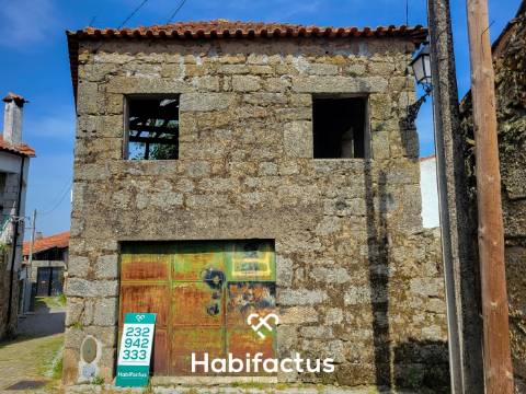 Moradia à venda em Pedra para Reconstrução Total – Travanca de Lagos, Oliveira do Hospital, Coimbra