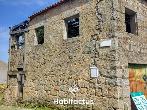 Moradia à venda em Pedra para Reconstrução Total – Travanca de Lagos, Oliveira do Hospital, Coimbra