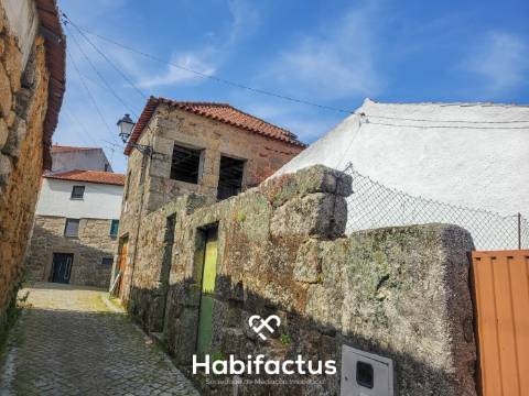 Moradia à venda em Pedra para Reconstrução Total – Travanca de Lagos, Oliveira do Hospital, Coimbra