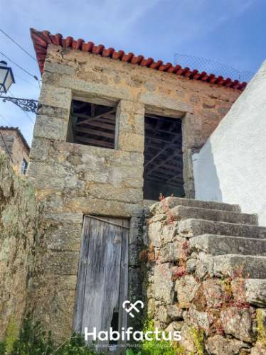 Moradia à venda em Pedra para Reconstrução Total – Travanca de Lagos, Oliveira do Hospital, Coimbra