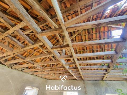 Moradia à venda em Pedra para Reconstrução Total – Travanca de Lagos, Oliveira do Hospital, Coimbra