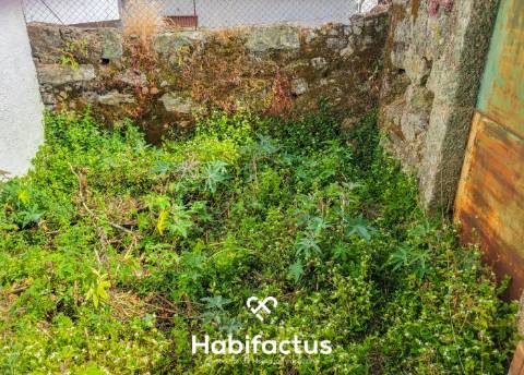 Moradia à venda em Pedra para Reconstrução Total – Travanca de Lagos, Oliveira do Hospital, Coimbra