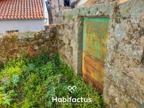 Moradia à venda em Pedra para Reconstrução Total – Travanca de Lagos, Oliveira do Hospital, Coimbra