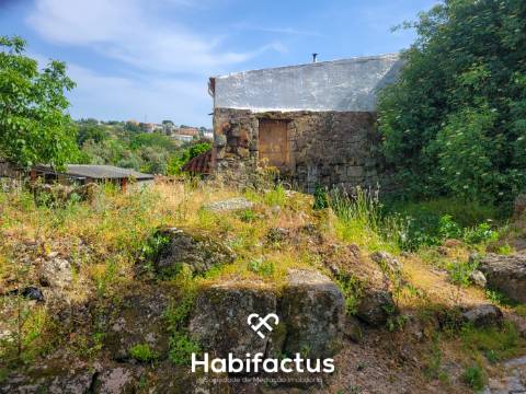Moradia à venda em Pedra para Reconstrução Total – Travanca de Lagos, Oliveira do Hospital, Coimbra