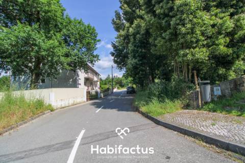 Terreno rústico com 10 898 m2 em Gumirães, Viseu.